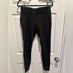 Matty M: black leggings with pockets